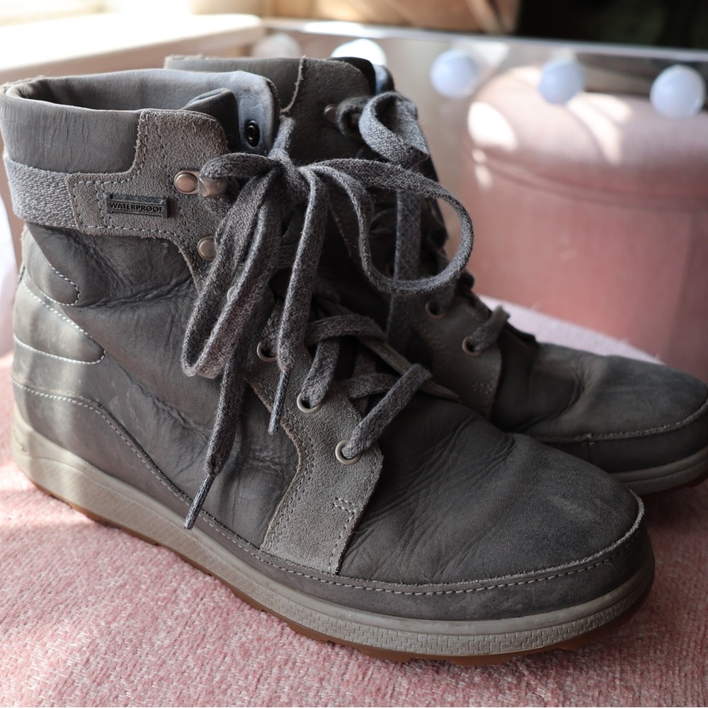 Chaco Gray Lace Up Boots, Women’s 8